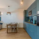 Luminoso Con Terraza, Vistas Al Mar Y Aire Acondicionado *