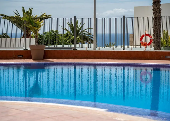 With Ocean Views & Pool In Colina Blanca, Lägenhet Costa Adeje (Tenerife)