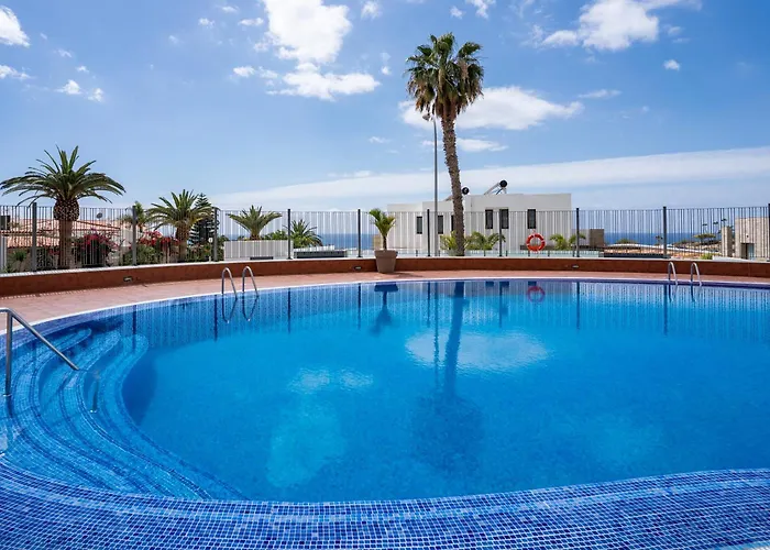 With Ocean Views & Pool In Colina Blanca, Lägenhet