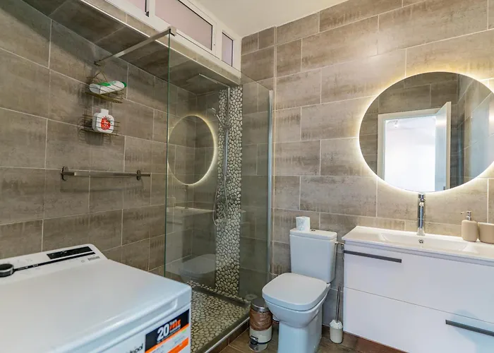 With Ocean Views & Pool In Colina Blanca, Apartment