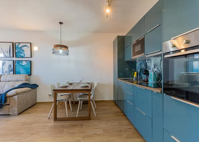 With Ocean Views & Pool In Colina Blanca, *