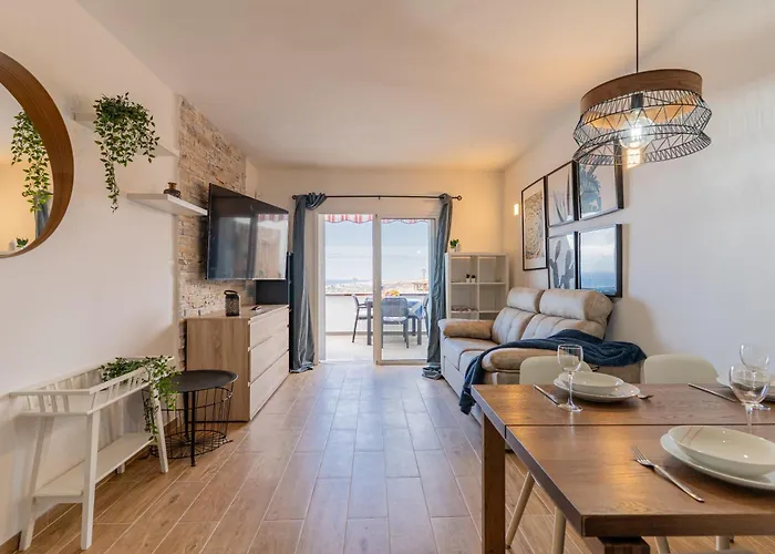 Apartment With Ocean Views & Pool In Colina Blanca,