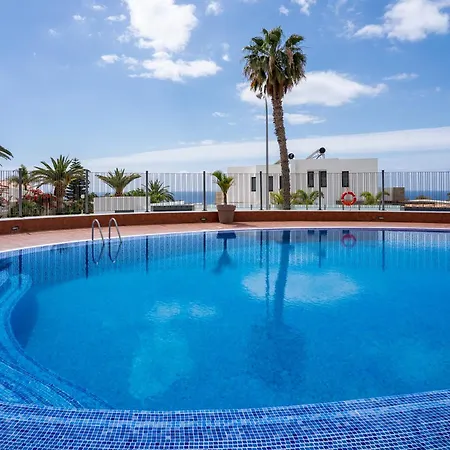 Luminoso Con Terraza, Vistas Al Mar Y Aire Acondicionado Apartment